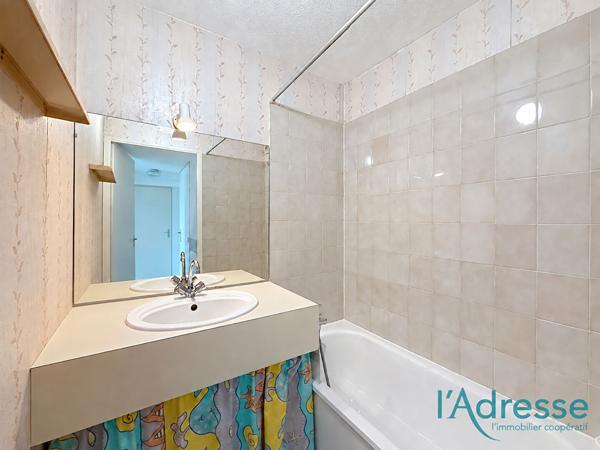 Appartement 2/3 pièces 41m2 avec grande terrasse et garage à Mandelieu