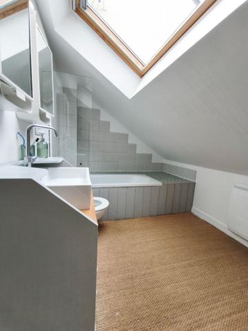 Maison 9 pièce(s) 4 chambre(s) 208.07 m²