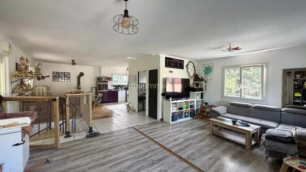 Vente                                                      Maison
                        
                     4 pièces                      97 m2                     à Les Avenières Veyrins-Thuellin