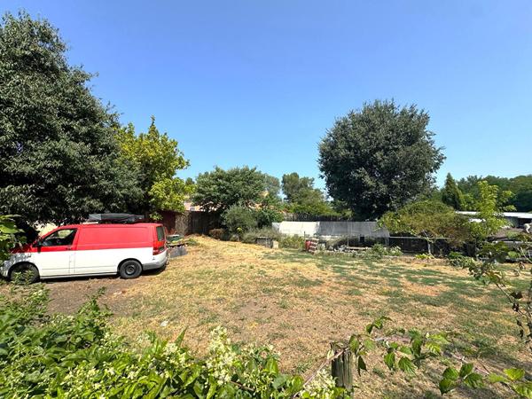 Terrain 895 m2