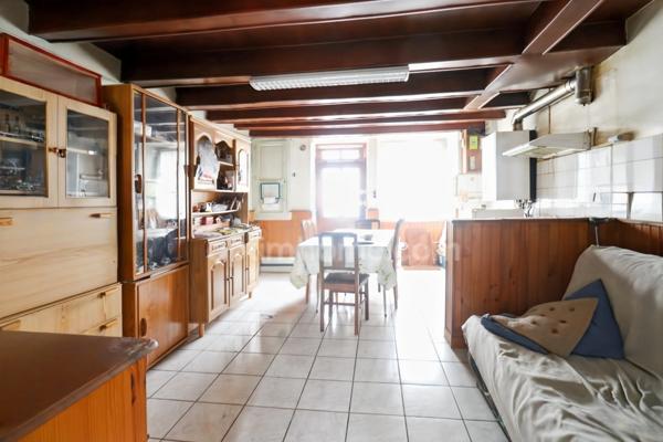 Maison de Ville sur deux niveaux - 3 pièces - 2 chambres - Dépendance - Garage - Terrain 609 m² - 87210 LE DORAT