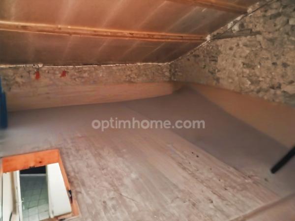 Maison de Ville sur deux niveaux - 3 pièces - 2 chambres - Dépendance - Garage - Terrain 609 m² - 87210 LE DORAT