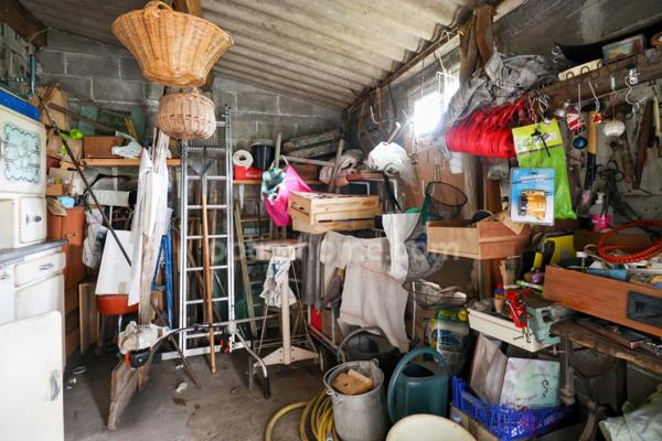 Maison de Ville sur deux niveaux - 3 pièces - 2 chambres - Dépendance - Garage - Terrain 609 m² - 87210 LE DORAT