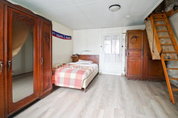 Maison de Ville sur deux niveaux - 3 pièces - 2 chambres - Dépendance - Garage - Terrain 609 m² - 87210 LE DORAT