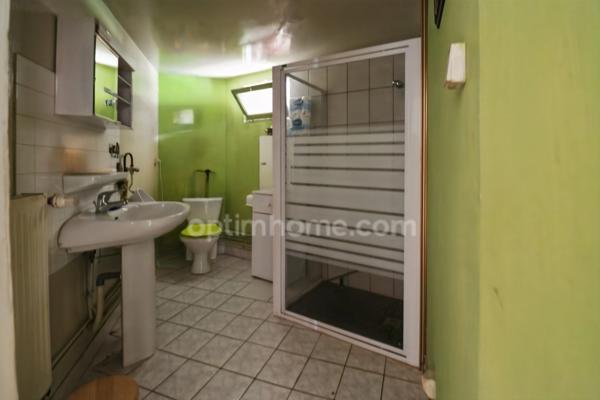 Maison de Ville sur deux niveaux - 3 pièces - 2 chambres - Dépendance - Garage - Terrain 609 m² - 87210 LE DORAT