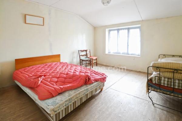 Maison de Ville sur deux niveaux - 3 pièces - 2 chambres - Dépendance - Garage - Terrain 609 m² - 87210 LE DORAT