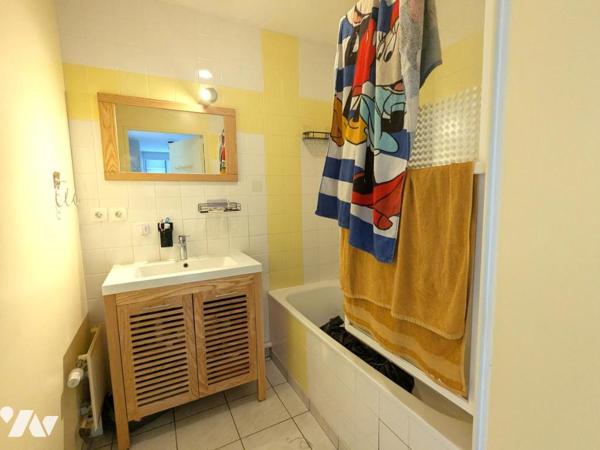 APPARTEMENT 2 PIECES - STATIONNEMENT - BALCON