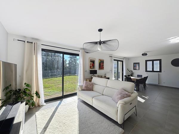 Reyrieux (01600) Maison familiale moderne et éco-performante: