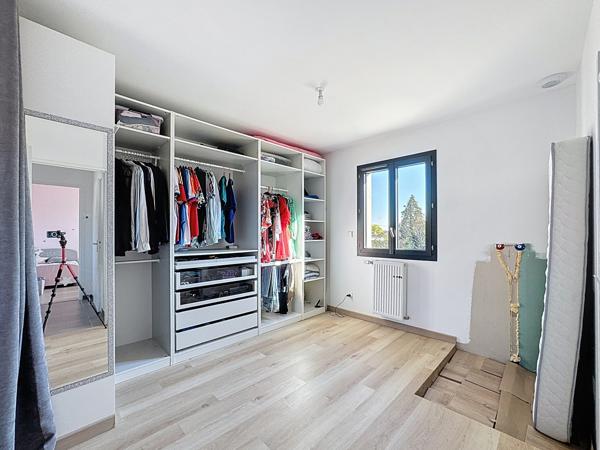 Reyrieux (01600) Maison familiale moderne et éco-performante: