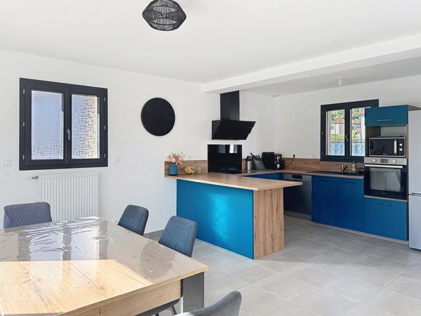 Reyrieux (01600) Maison familiale moderne et éco-performante: