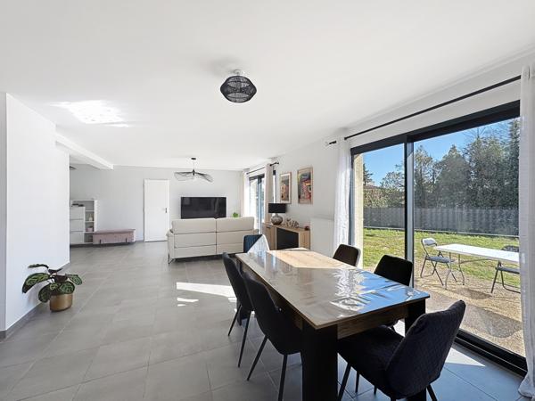 Reyrieux (01600) Maison familiale moderne et éco-performante: