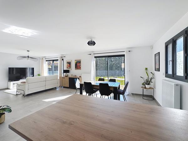 Reyrieux (01600) Maison familiale moderne et éco-performante: