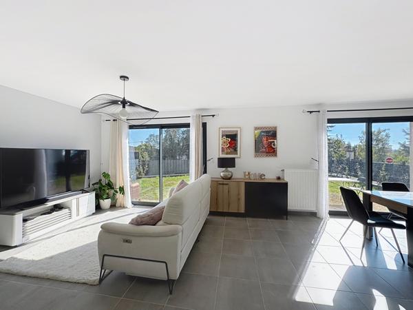 Reyrieux (01600) Maison familiale moderne et éco-performante: