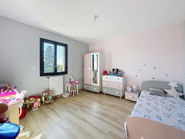 Reyrieux (01600) Maison familiale moderne et éco-performante: