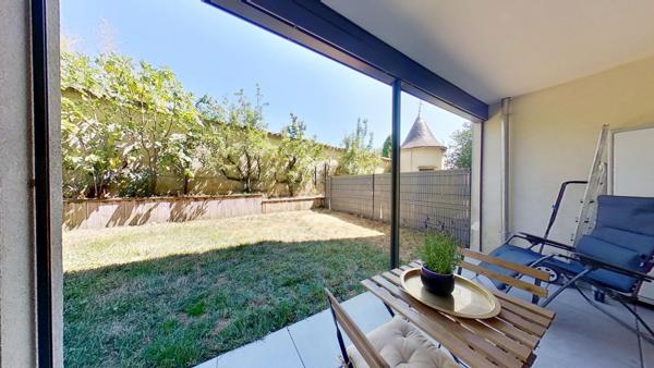 Appartement
         2 pièces
        - 50 m² Exclusivité 225 000 € *