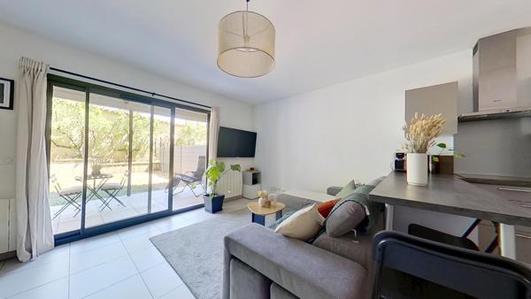 Appartement
         2 pièces
        - 50 m² Exclusivité 225 000 € *