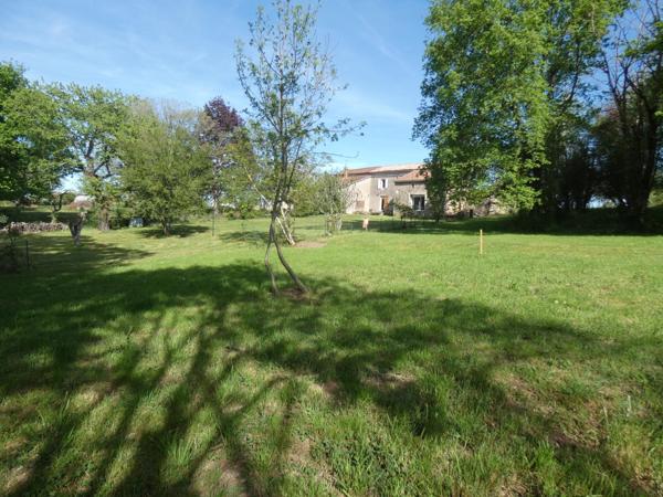 Charmante maison à la campagne à 4km de Carmaux avec grand terrain.