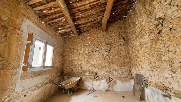 Vente                                                      Appartement
                        
                     3 pièces                      65 m2                     à Pourrières