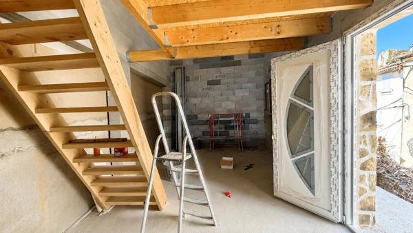 Vente                                                      Appartement
                        
                     3 pièces                      65 m2                     à Pourrières