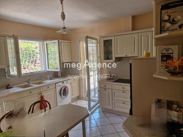 Maison à SANARY-SUR-MER, 83110 - 5 pièces 109m²