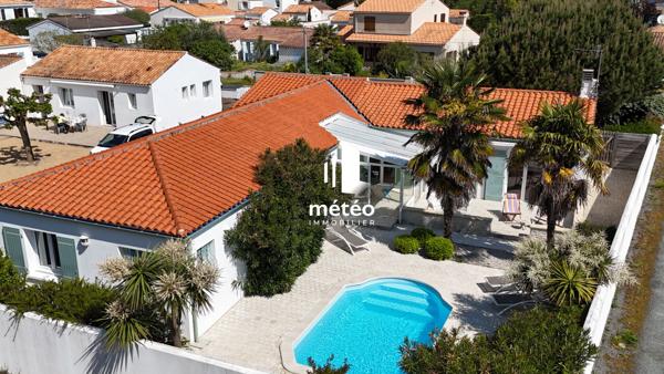 maison de plain pied 4 chambres avec piscine à la Tranche sur mer