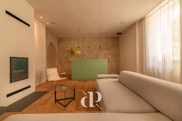 Castelsagrat (82400) L'art de vivre – Une maison de village audacieusement restaurée