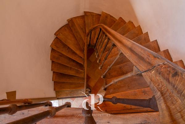 Castelsagrat (82400) L'art de vivre – Une maison de village audacieusement restaurée