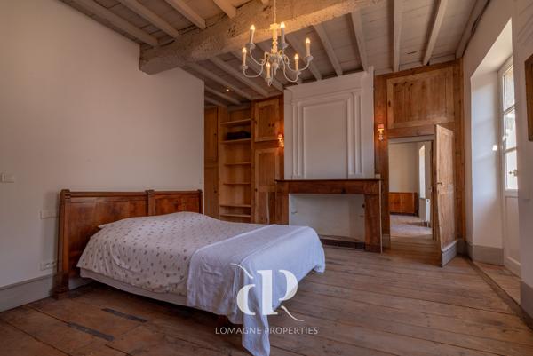 Castelsagrat (82400) L'art de vivre – Une maison de village audacieusement restaurée