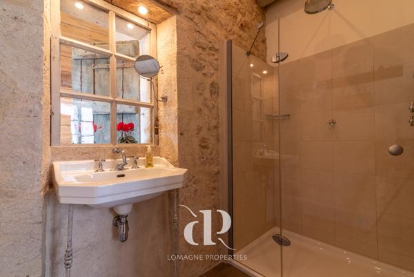 Castelsagrat (82400) L'art de vivre – Une maison de village audacieusement restaurée