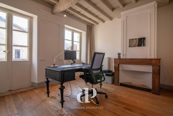 Castelsagrat (82400) L'art de vivre – Une maison de village audacieusement restaurée