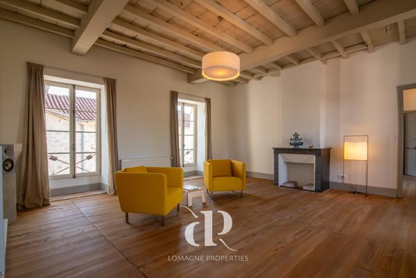 Castelsagrat (82400) L'art de vivre – Une maison de village audacieusement restaurée