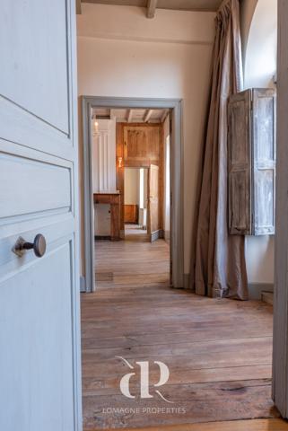 Castelsagrat (82400) L'art de vivre – Une maison de village audacieusement restaurée