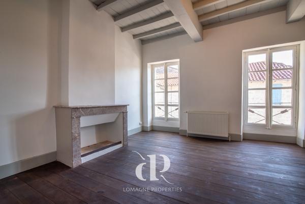 Castelsagrat (82400) L'art de vivre – Une maison de village audacieusement restaurée