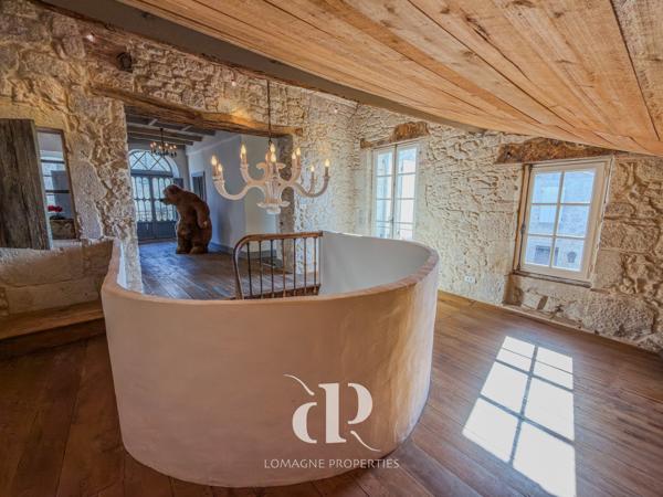 Castelsagrat (82400) L'art de vivre – Une maison de village audacieusement restaurée