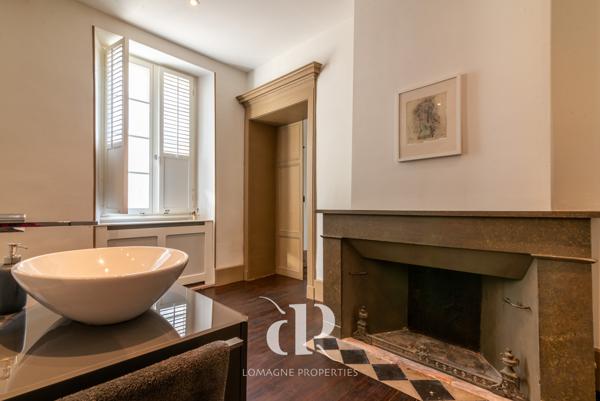 Castelsagrat (82400) L'art de vivre – Une maison de village audacieusement restaurée