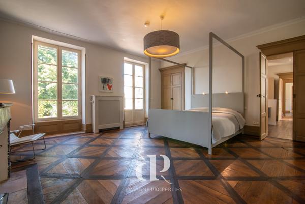 Castelsagrat (82400) L'art de vivre – Une maison de village audacieusement restaurée