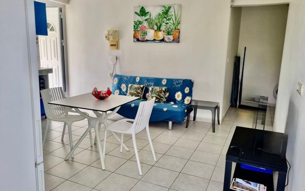 Appartement à louer    2 pièces •  Sainte-Anne