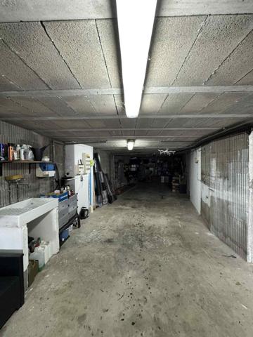 Maison individuelle familiale avec jardin et grand garage