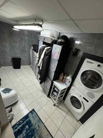 Maison individuelle familiale avec jardin et grand garage