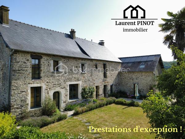 À proximité de Rennes, sur la commune de Guichen, venez découvrir en exclusivité cette demeure d’exception du 18ème siècle, entièrement rénovée, alliant charme authentique, matériaux de qualité et une performance énergétique digne d’une maison contemporaine !
Au cœur d’une parcelle de 5500 m2 entièrement clôturée, cette magnifique bâtisse en pierres d’une surface de 335m2 a été rénovée dans les règles de l’art par des professionnels.

Au rez de chaussée, un hall d’entrée tout en volume, avec rangements intégrés vous permettra d’accéder à un vaste salon-séjour très lumineux, puis à une cuisine remarquable chaleureuse et fonctionnelle et enfin à une suite parentale avec salle d’eau dont l’exposition Est vous permettra d’admirer chaque matin le lever de soleil par la véranda qui la termine.
De nombreux rangements, une cave, une buanderie, des toilettes complètent ce niveau.

Au 1er étage, vous accéderez à un vaste salon de détente avec bibliothèque, écran de cinéma amovible, 3 chambres spacieuses à la décoration raffinée, et avec pour chacune, une salle d’eau ou une salle de bain. Un bureau aux rangements multiples ainsi que 2 WC complètent ce niveau.

L’espace extérieur a été aménagé avec soin et respect de l’environnement : terrasse, pergola, spa, four à pain fonctionnel et cuisine d’été dans la véranda. Un élégant carport vous permettra d’abriter 2 véhicules.

Rare pour ce type de bien : des coûts de fonctionnement réduits !
Le chauffage est assuré par un système aérothermie avec planchers chauffants. Panneaux solaires et batteries associées permettent une réduction et un stockage de l’énergie électrique.
Une cuve de récupération d’eau de pluie de 5m3 enterrée alimente les WC et permet l’arrosage.

Les atouts de ce bien :
- bien rare à la prestance exceptionnelle
- rénovation complète haut de gamme
- performance énergétique B
- exposition optimale Est / Ouest
- situation stratégique avec Gare SNCF à quelques minutes à pied

VIDEO DE PRESENTATION EXTERIEURE DISPONIBLE SUR DEMANDE