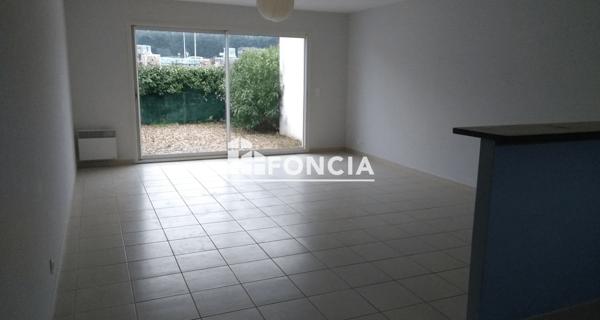 Location Appartement 3 pièces 83 m² - Rochefort-du-gard 30650