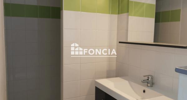 Location Appartement 3 pièces 83 m² - Rochefort-du-gard 30650