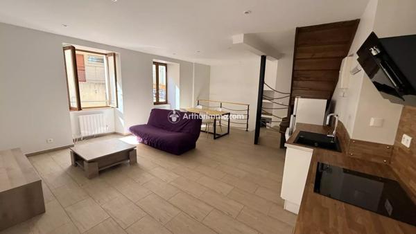 Vente                                                      Maison de ville
                        
                     3 pièces                      71 m2                     à Millau