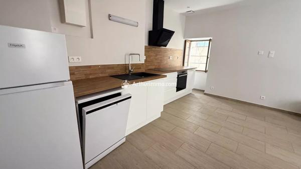 Vente                                                      Maison de ville
                        
                     3 pièces                      71 m2                     à Millau