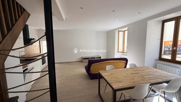 Vente                                                      Maison de ville
                        
                     3 pièces                      71 m2                     à Millau