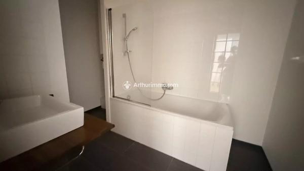 Vente                                                      Maison de ville
                        
                     3 pièces                      71 m2                     à Millau