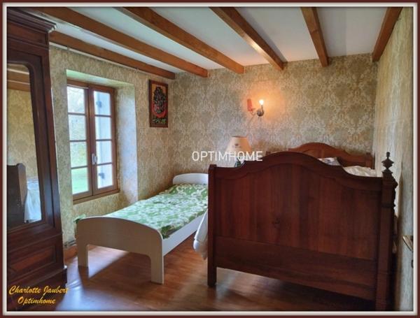 Maison à vendre 6 pièces Proche de SAINT AULAYE PUYMANGOU (24)