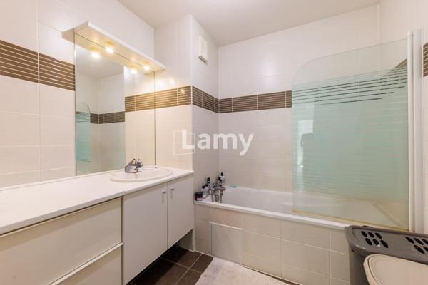 Appartement 3 pièces avec terrasse et garage