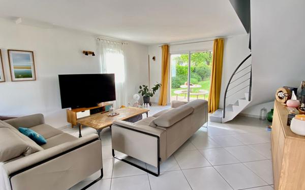 Maison à vendre    6 pièces •  Saint-Lyphard