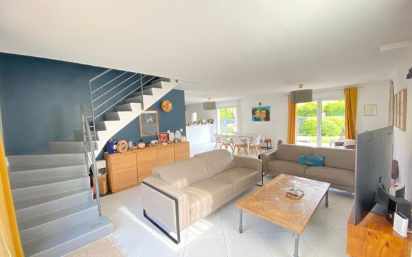 Maison à vendre    6 pièces •  Saint-Lyphard